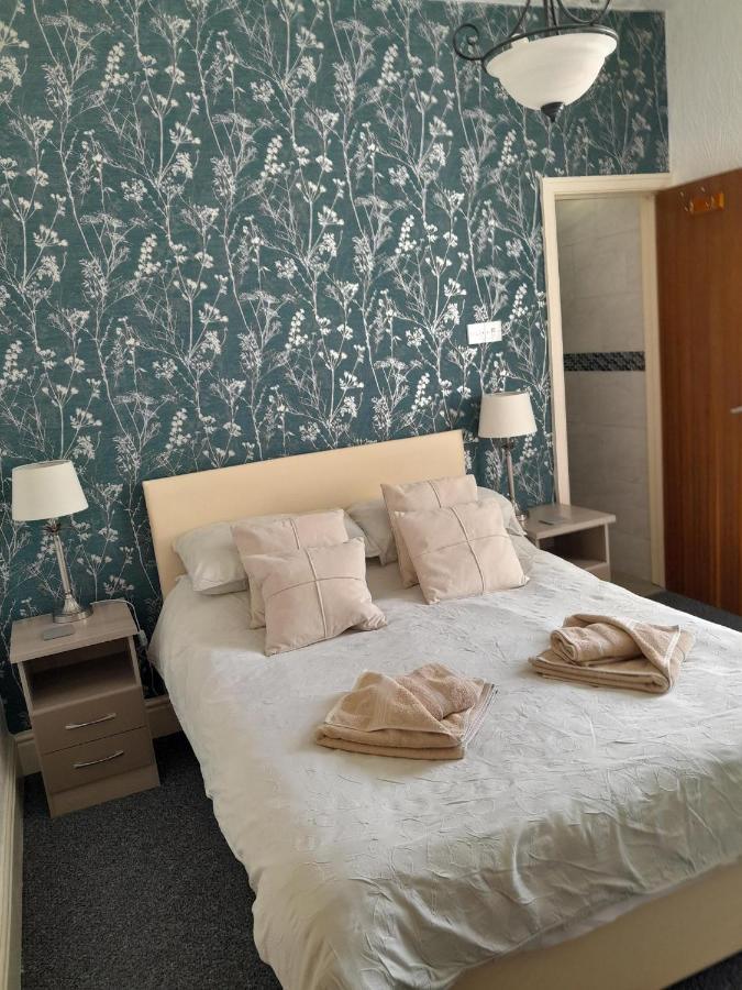 Legends Hotel 2*